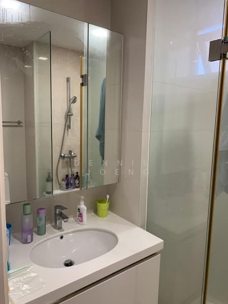 Sky Habitat Condominium For Sale at S$ 2,900,000 | PropertyGuru Singapore - Bathroom