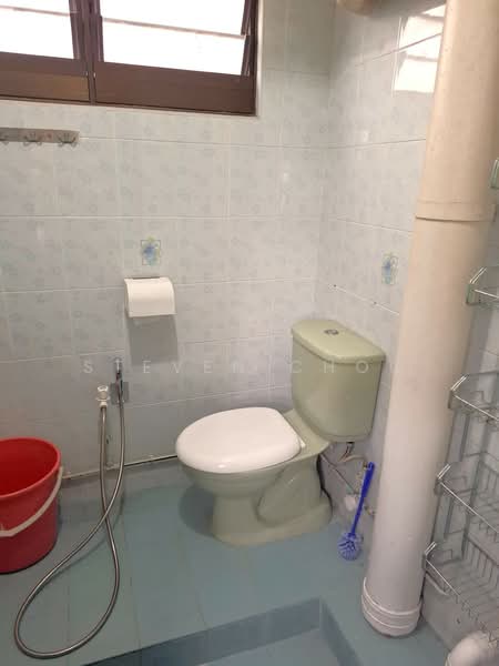 335 Clementi Avenue 2, 335 Clementi Avenue 2, Room Rental, 120 sqft, HDB Flat For Rent, by Steven Choo, 500063065 - Bathroom - PropertyGuru.com.sg