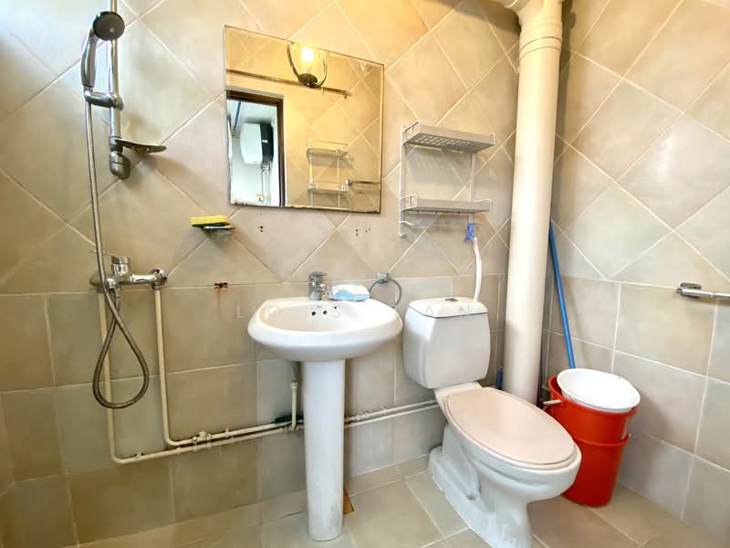 405 Serangoon Avenue 1, 405 Serangoon Avenue 1, 3 Bedrooms, 1,313 sqft, HDB Flat For Rent, by Lois Tan, 500063067 - Bathroom - PropertyGuru.com.sg