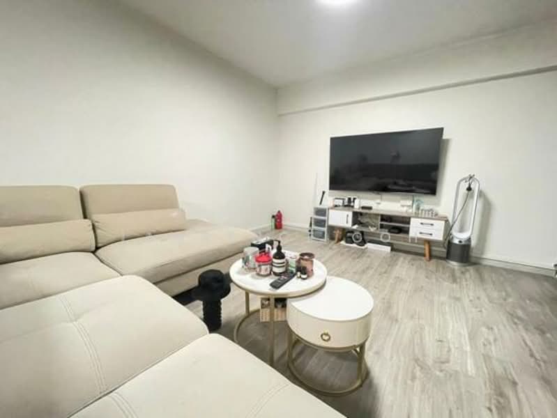 248 Compassvale Road HDB Flat For Sale at S$ 950,000 | PropertyGuru Singapore - Living Room