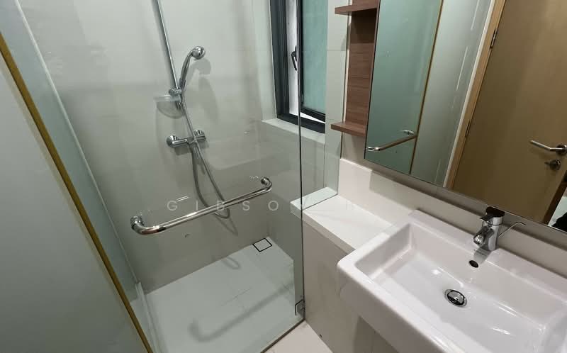 Soleil @ Sinaran, 6 Sinaran Drive, 2 Bedrooms, 1,098 sqft, Condominium For Rent, by Gibson Ho, 500063079 - Bathroom - PropertyGuru.com.sg