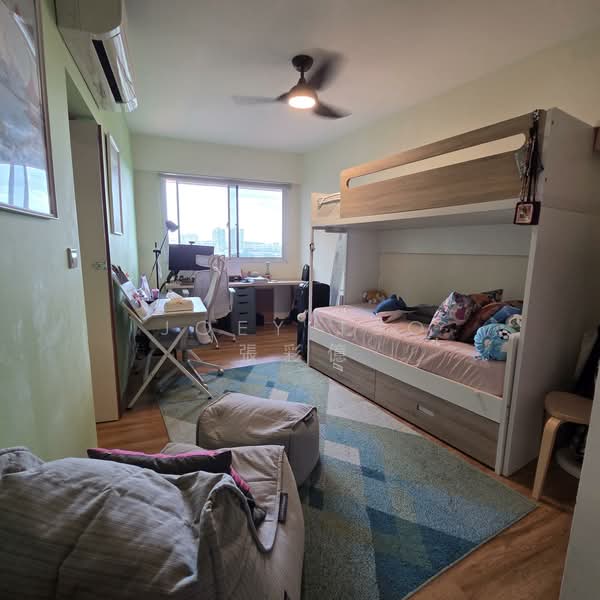 216 Bishan Street 23 HDB Flat For Sale at S$ 1,200,000 | PropertyGuru Singapore - Bedroom