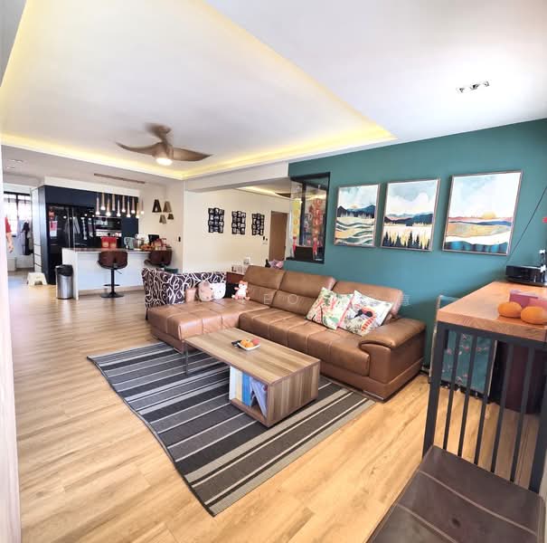 216 Bishan Street 23 HDB Flat For Sale at S$ 1,200,000 | PropertyGuru Singapore - Living Room