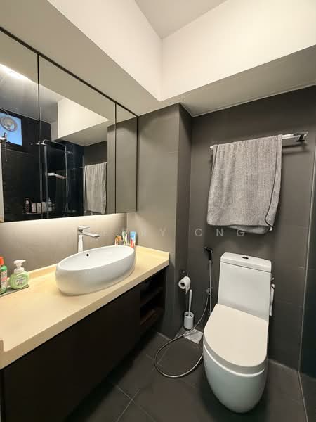 631 Senja Road HDB Flat For Sale at S$ 658,000 | PropertyGuru Singapore - Bathroom
