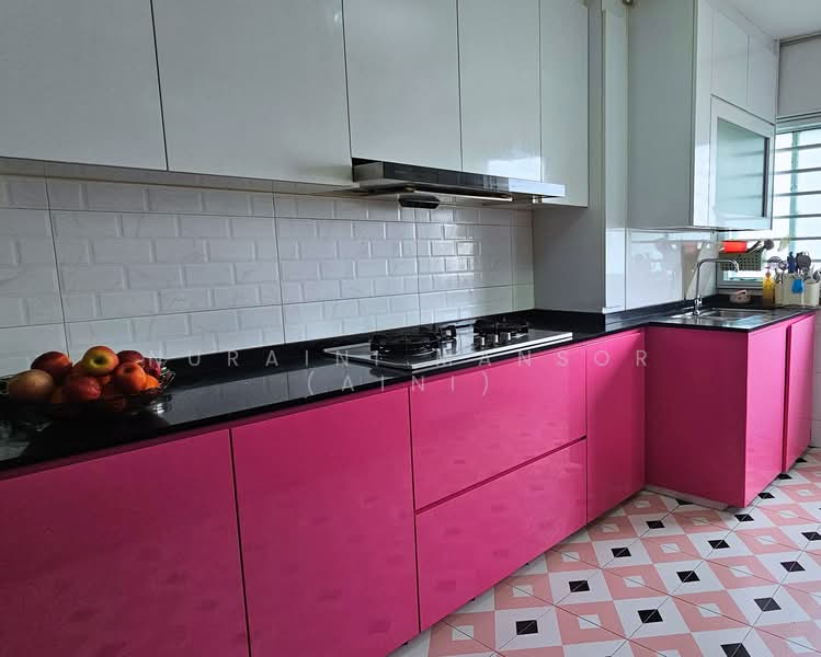 547 Bedok North Street 3 HDB Flat For Sale at S$ 550,000 | PropertyGuru Singapore - Kitchen