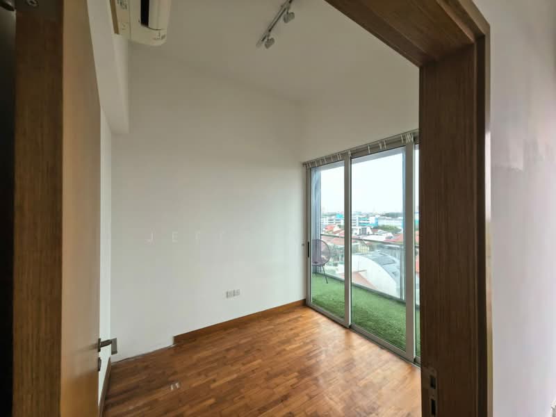 NEWest, 3 West Coast Drive, 2 Bedrooms, 635 sqft, Apartment For Rent, by Jeffrey Lee, 500063114 - Balcony - PropertyGuru.com.sg