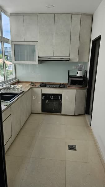 Landridge Condo, 202 Pasir Panjang Road, Room Rental, 150 sqft, Condominium For Rent, by Mamta Jain, 500063139 - PropertyGuru.com.sg