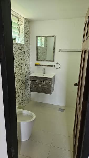 Landridge Condo, 202 Pasir Panjang Road, Room Rental, 150 sqft, Condominium For Rent, by Mamta Jain, 500063139 - Bathroom - PropertyGuru.com.sg