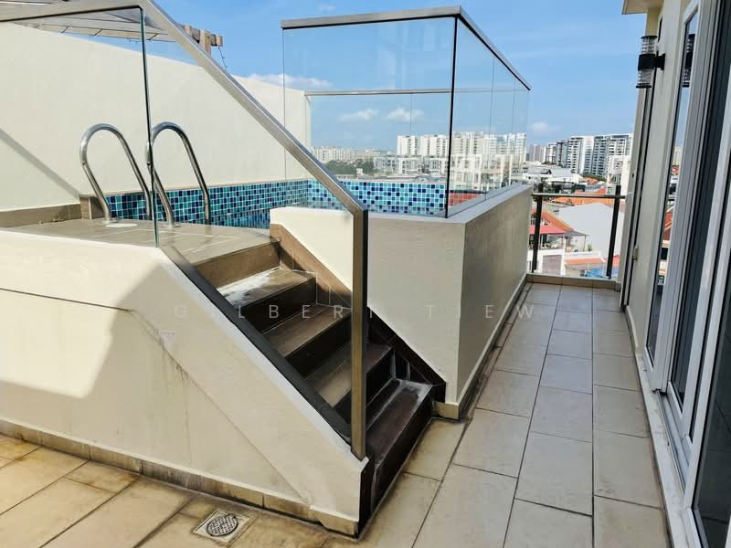 Glasgow Residences Condominium For Sale at S$ 1,700,000 | PropertyGuru Singapore - Balcony