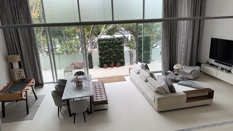 Braddell Heights Estate Bungalow House For Sale at S$ 13,500,000 | PropertyGuru Singapore - Living Room