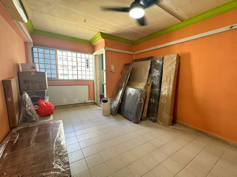 273 Yishun Street 22 HDB Flat For Sale at S$ 420,000 | PropertyGuru Singapore - Master-Bedroom