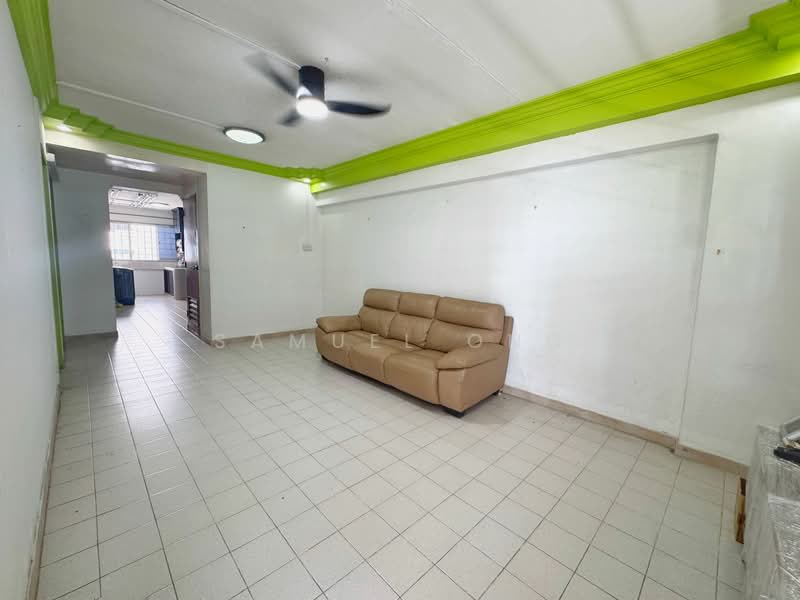 273 Yishun Street 22 HDB Flat For Sale at S$ 420,000 | PropertyGuru Singapore - Living Room