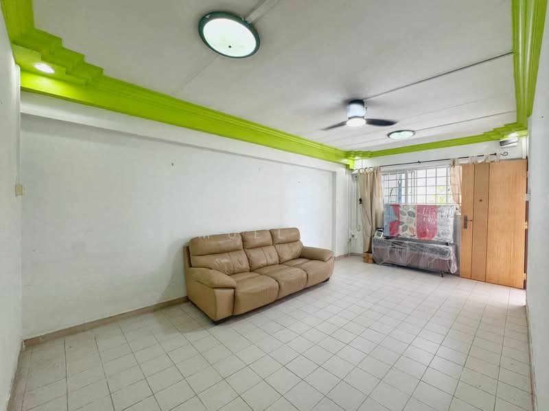 273 Yishun Street 22 HDB Flat For Sale at S$ 420,000 | PropertyGuru Singapore - Living Room