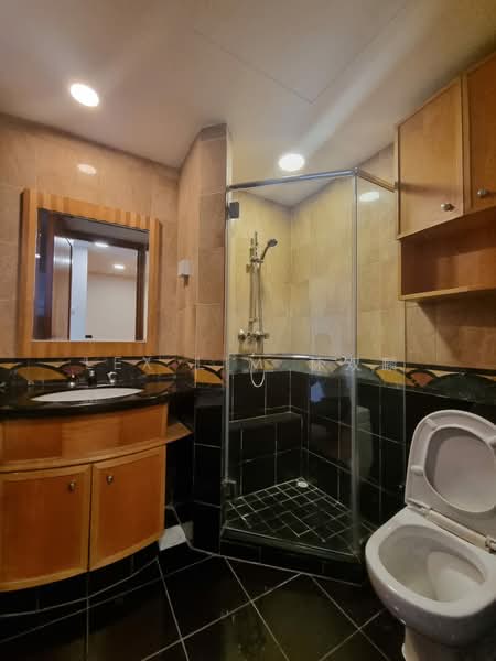 River Place Condominium For Sale at S$ 4,220,831 | PropertyGuru Singapore - Bathroom