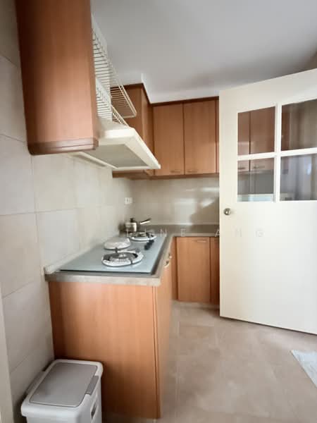 Regent Grove Condominium For Sale at S$ 1,350,000 | PropertyGuru Singapore - Kitchen