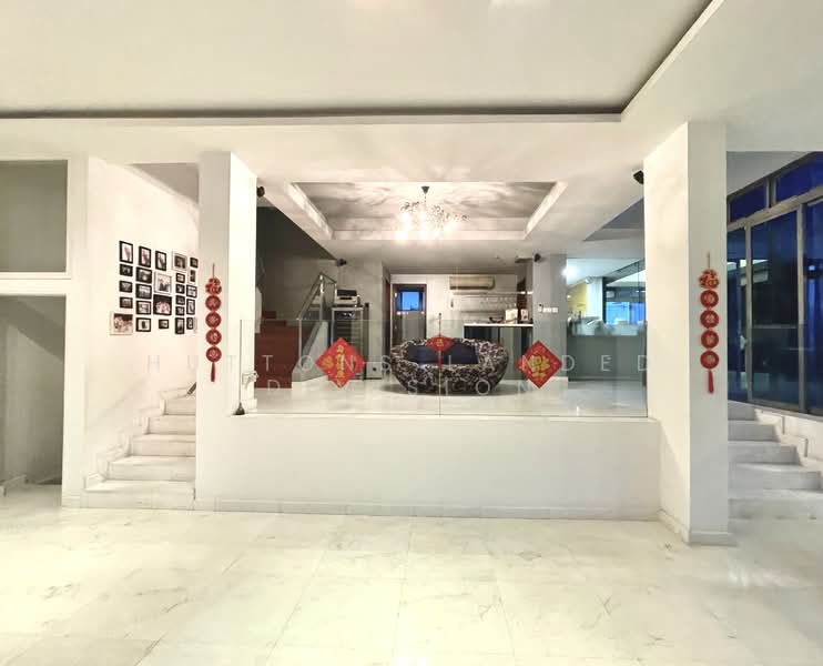 Modern Designed, Huge Land Size, Semi-D in Sennett Semi-Detached House For Sale at S$ 9,000,000 | PropertyGuru Singapore - Living Room