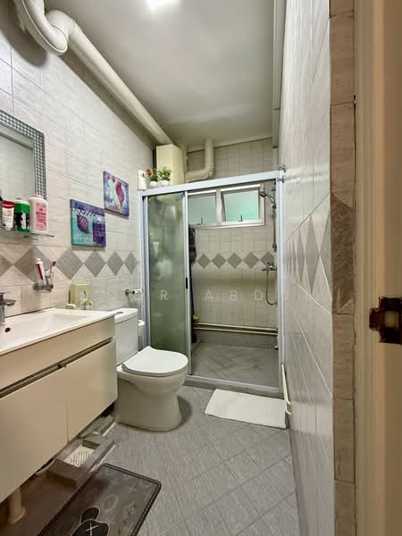 466 Pasir Ris Street 41 HDB Flat For Sale at S$ 970,000 | PropertyGuru Singapore - Bathroom