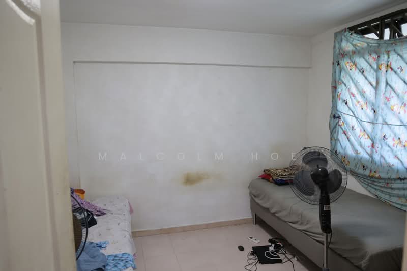 338 Bukit Batok Street 34 HDB Flat For Sale at S$ 500,000 | PropertyGuru Singapore - Bedroom