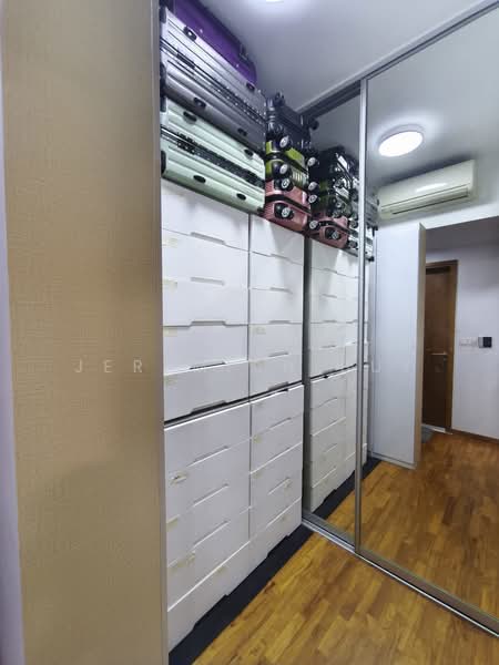 Watertown Condominium For Sale at S$ 970,000 | PropertyGuru Singapore - Study