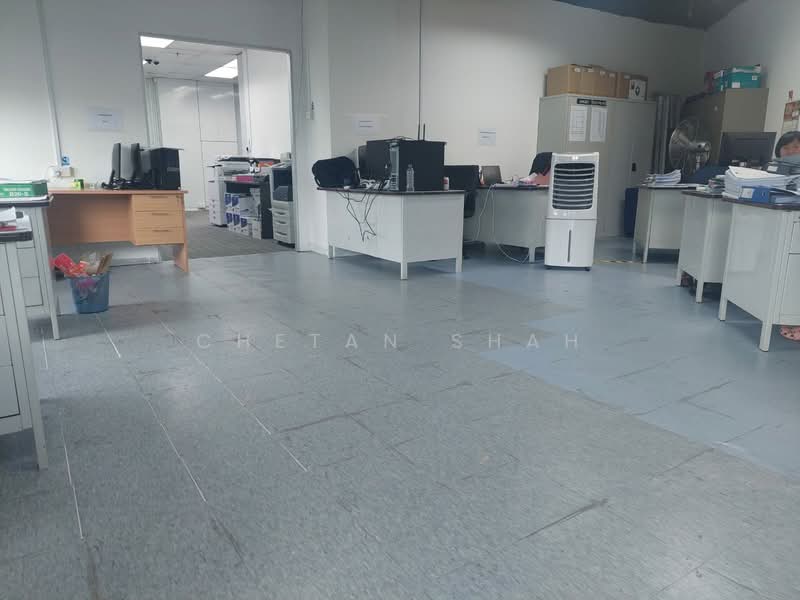 Sim Lim Square, 1 Rochor Canal Road, 1,399 sqft, Other Retail For Rent, by Chetan Shah, 500063247 - Interior - CommercialGuru.com.sg