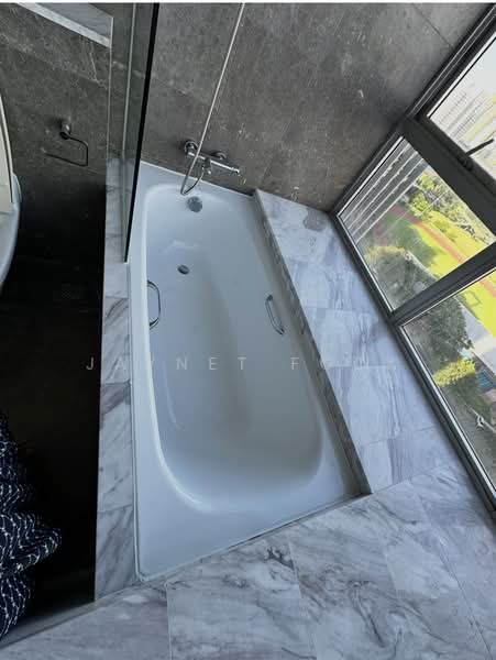 The Parc Condominium, 3 West Coast Walk, 3 Bedrooms, 1,217 sqft, Condominium For Rent, by Jaynet Fook, 500063248 - Bathroom - PropertyGuru.com.sg