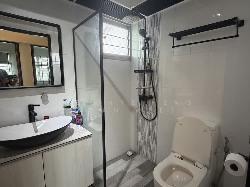 95A Henderson Road, 95A Henderson Road, 3 Bedrooms, 893 sqft, HDB Flat For Rent, by Wee Chye Heng (Alan Wee), 500063249 - Bathroom - PropertyGuru.com.sg