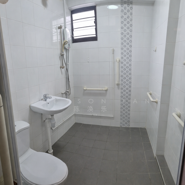 87 Zion Road HDB Flat For Sale at S$ 999,997 | PropertyGuru Singapore - Bathroom
