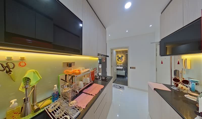 Parc Rosewood Condominium For Sale at S$ 1,750,000 | PropertyGuru Singapore - Kitchen