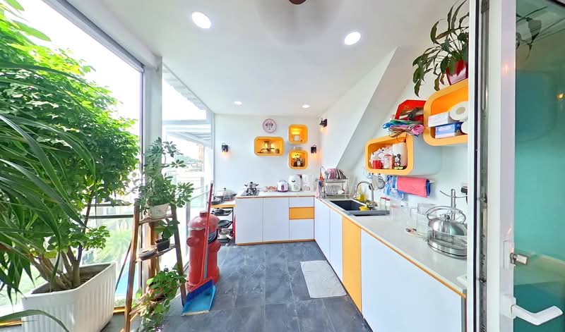 Parc Rosewood Condominium For Sale at S$ 1,750,000 | PropertyGuru Singapore - Kitchen
