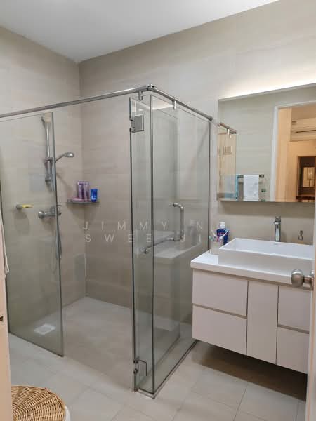 Costa Rhu Condominium For Sale at S$ 5,388,888 | PropertyGuru Singapore - Bathroom 2 attached toilet