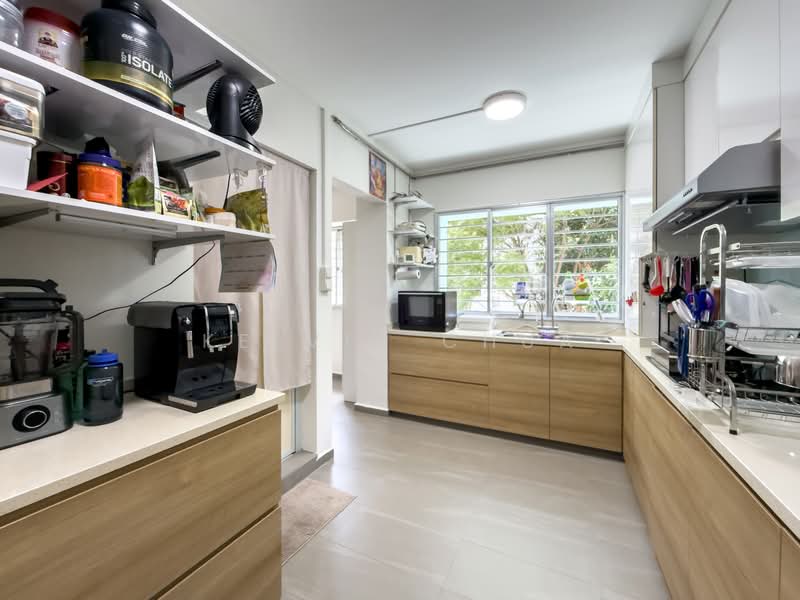 345 Kang Ching Road HDB Flat For Sale at S$ 660,000 | PropertyGuru Singapore - Kitchen