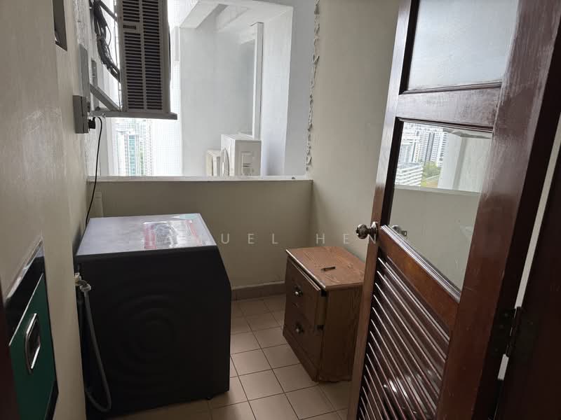 Mirage Tower Condominium For Sale at S$ 2,950,000 | PropertyGuru Singapore - Balcony