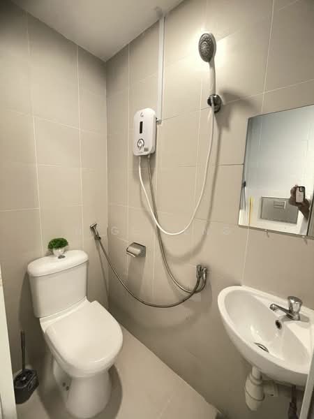 One-North Residences, 7 One-North Gateway, Room Rental, 120 sqft, Apartment For Rent, by Nigel Eng, 500063267 - Bathroom - PropertyGuru.com.sg