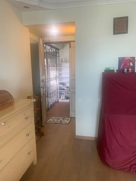 21 Bedok South Road HDB Flat For Sale at S$ 818,000 | PropertyGuru Singapore - Entrance