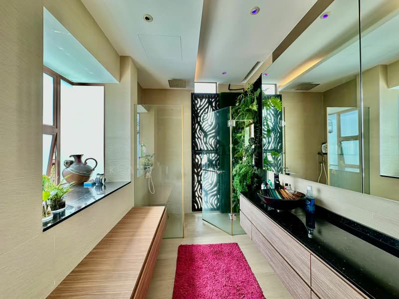 Eastwood Park Semi-Detached House For Sale at S$ 4,200,000 | PropertyGuru Singapore - Bathroom