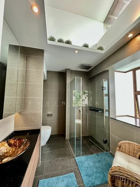 Eastwood Park Semi-Detached House For Sale at S$ 4,200,000 | PropertyGuru Singapore - Bathroom