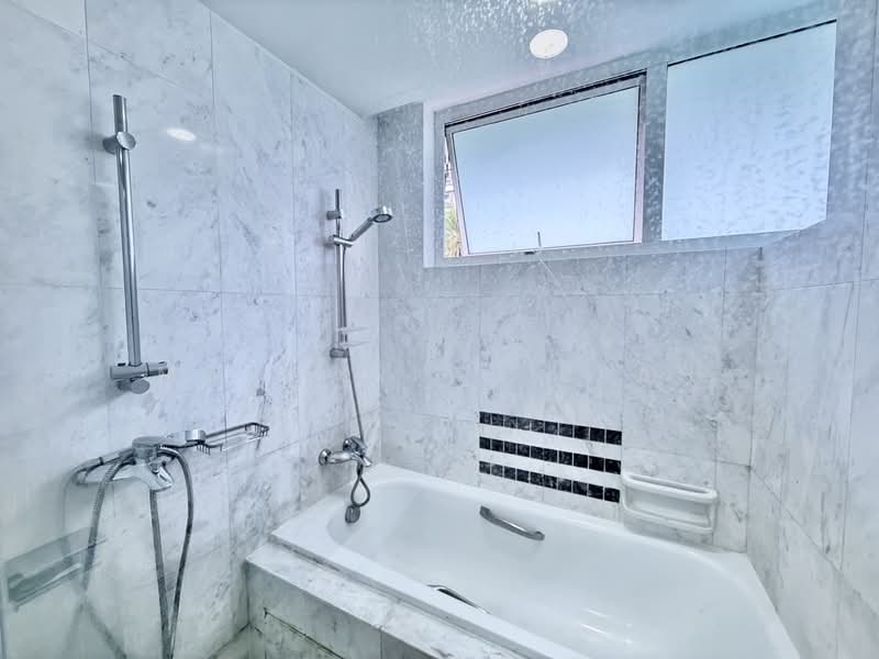 Dahlia Park Condo, 7 Flora Drive, 3 Bedrooms, 1,281 sqft, Condominium For Rent, by Margarita Seah, 500063288 - Master Bathroom - PropertyGuru.com.sg