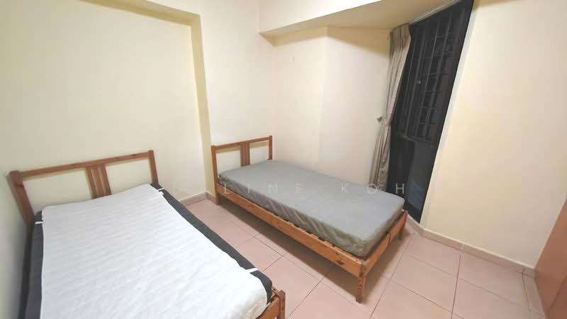 298D Compassvale Street, 298D Compassvale Street, 3 Bedrooms, 1,012 sqft, HDB Flat For Rent, by Adeline Koh, 500063292 - Bedroom - PropertyGuru.com.sg