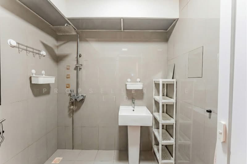 605B Tampines Street 61 HDB Flat For Sale at S$ 580,000 | PropertyGuru Singapore - Bathroom