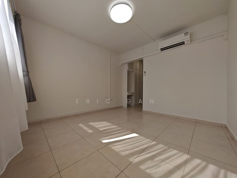 Chancery Court, 36H Dunearn Road, 2 Bedrooms, 926 sqft, Condominium For Rent, by Eric Gan, 500063321 - Master Bedroom - PropertyGuru.com.sg