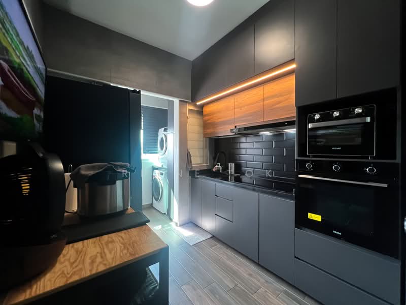 456 Yishun Street 41 HDB Flat For Sale at S$ 490,000 | PropertyGuru Singapore - Kitchen