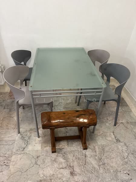 2 Bedok South Avenue 1, 2 Bedok South Avenue 1, 2 Bedrooms, 700 sqft, HDB Flat For Rent, by Linda Ho, 500063335 - Dining Room - PropertyGuru.com.sg