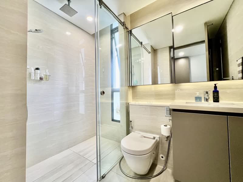 The Venue Residences and Shoppes, 14 Tai Thong Crescent, 3 Bedrooms, 1,130 sqft, Apartment For Rent, by Leo Low, 500063339 - Master Bathroom - PropertyGuru.com.sg