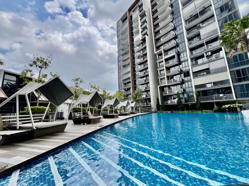 The Venue Residences and Shoppes, 14 Tai Thong Crescent, 3 Bedrooms, 1,130 sqft, Apartment For Rent, by Leo Low, 500063339 - Swimming Pool - PropertyGuru.com.sg