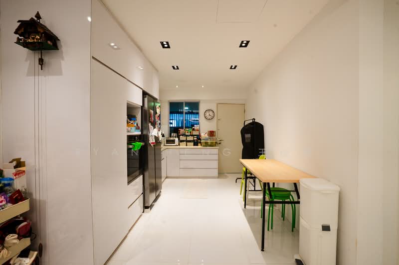 Open House – Fully Renovated 4-Bedroom Family Haven | Move-In Ready!, , 4 Bedrooms, 2,500 sqft, Terraced House For Sale, by Ryan Heng 王俊荣, 500063342 - Kitchen - PropertyGuru.com.sg