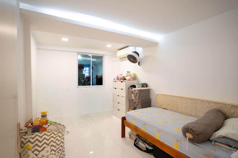 Open House – Fully Renovated 4-Bedroom Family Haven | Move-In Ready!, , 4 Bedrooms, 2,500 sqft, Terraced House For Sale, by Ryan Heng 王俊荣, 500063342 - Bedroom - PropertyGuru.com.sg