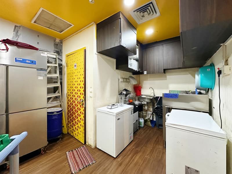 East Village, 430 Upper Changi Road, 969 sqft, Mall Shop For Rent, by Eric Lee, 500063345 - Kitchen - CommercialGuru.com.sg