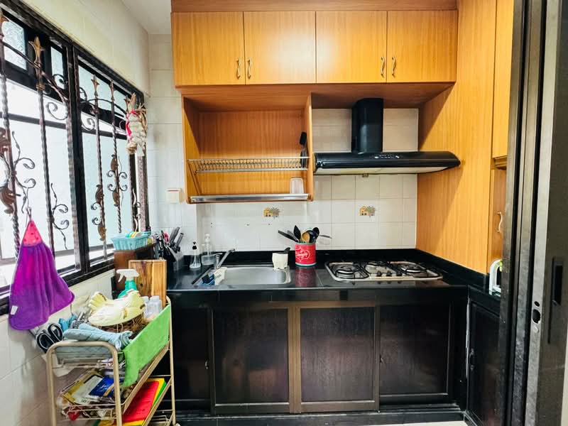 183D Rivervale Crescent HDB Flat For Sale at S$ 560,000 | PropertyGuru Singapore - Kitchen