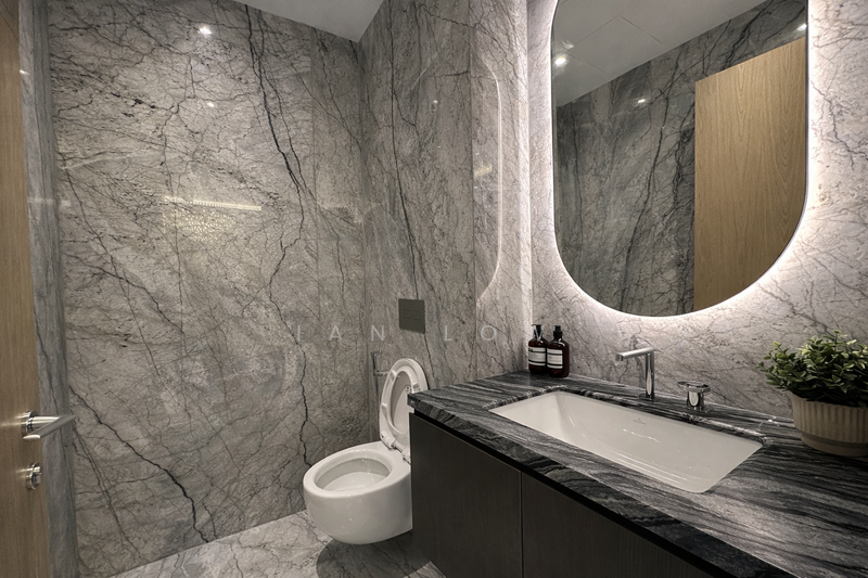 ⭐️ Cheap D11 Designer Home, Priced to Sell! ⭐️ Redprop🔴 Corner Terrace For Sale at S$ 7,880,000 | PropertyGuru Singapore - Bathroom