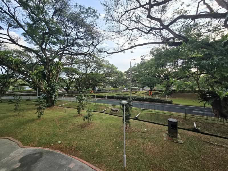 33 Marine Crescent HDB Flat For Sale at S$ 520,000 | PropertyGuru Singapore - Exterior